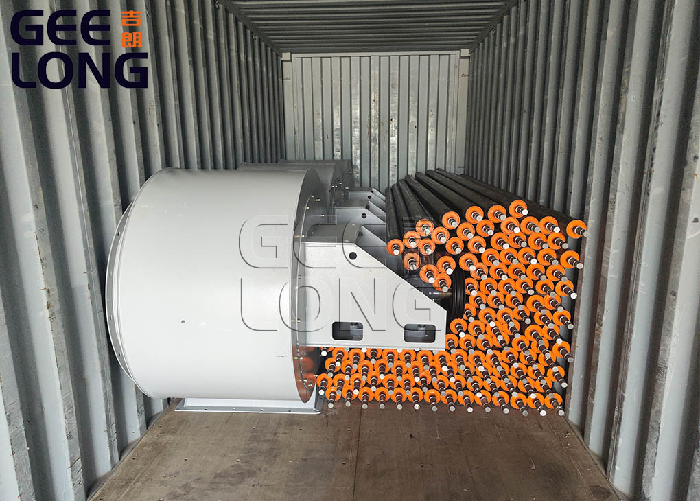 China roller type veneer dryer machine exported to Russia by shandong geelong machinery company.